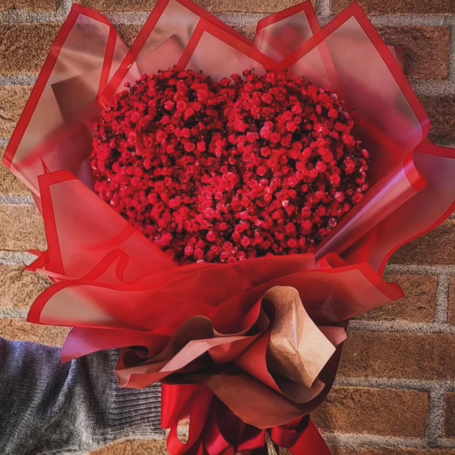 Composizione floreale a forma di cuore, Farfy Flowers